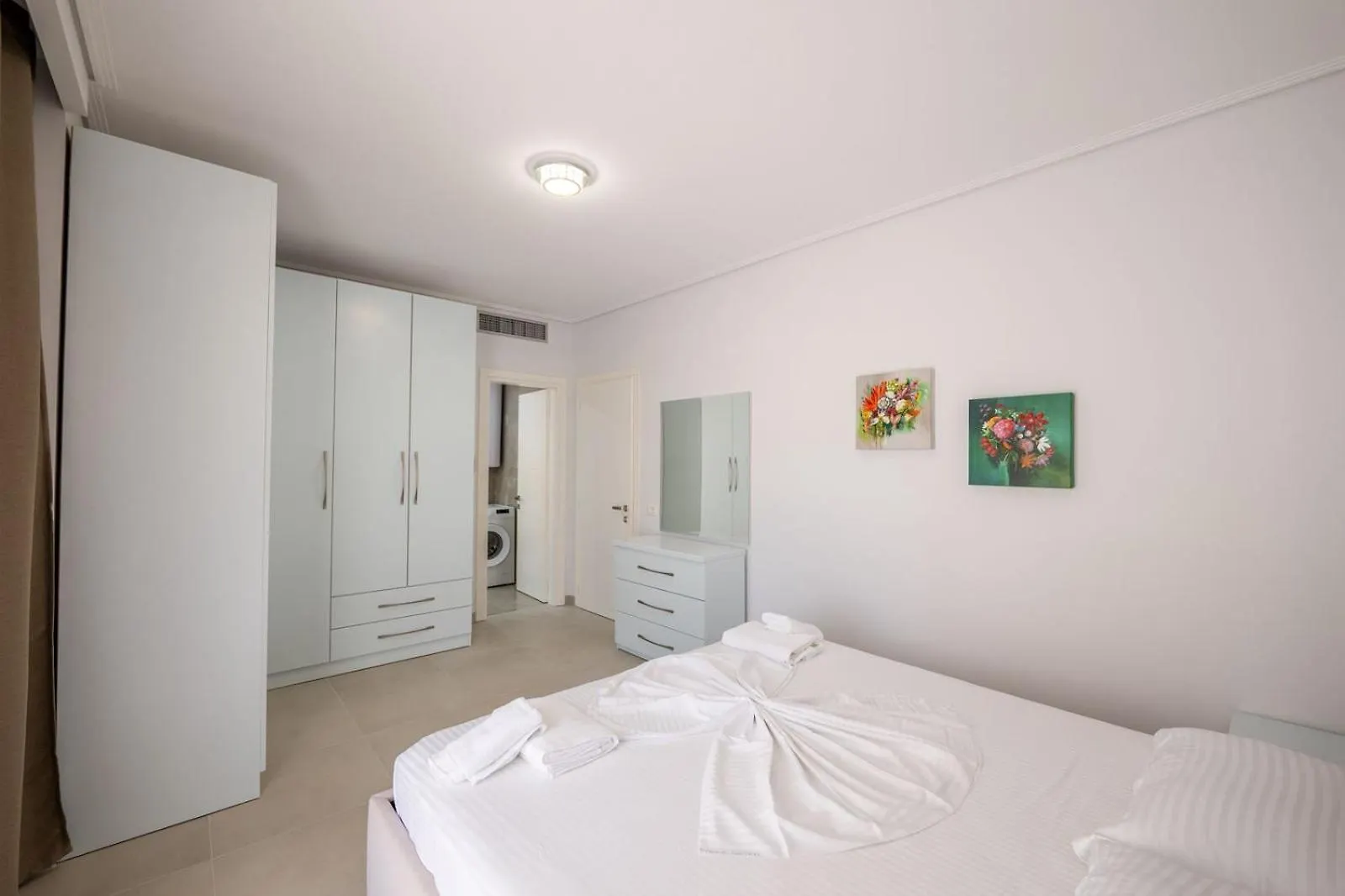 Luxury Sea View Apartments Σαράντα