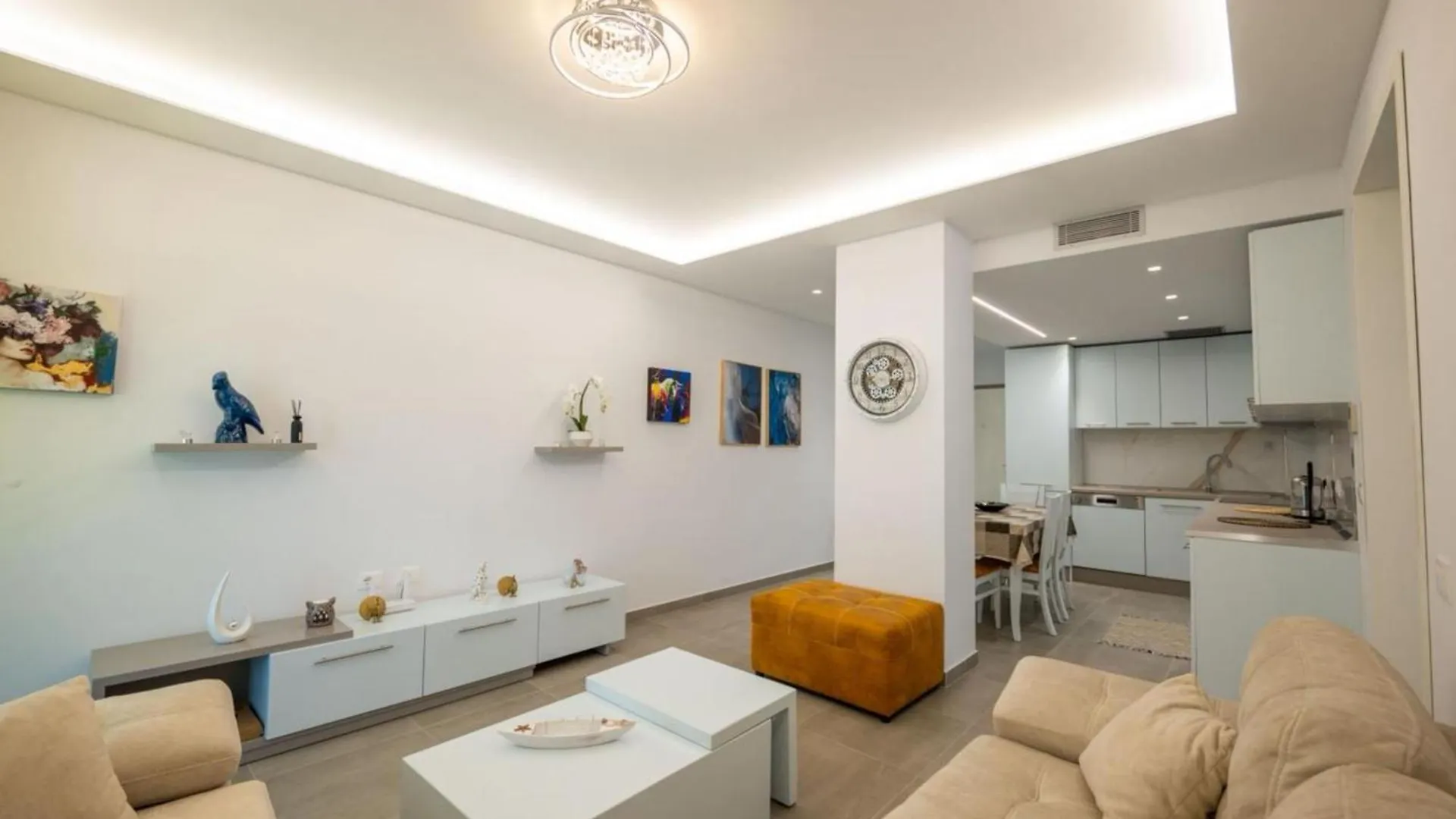 Luxury Sea View Apartments Σαράντα
